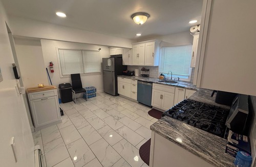 Lower Vailsburg House | Cozy 1-Bedroom Retreat, Long-Stay Friendly