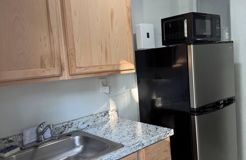 Miami Gardens Apartment | Cozy 1-bedroom studio in fantastic Miami Gardens