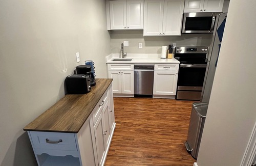Belmont Apartment | Cozy 1-bedroom apartment in charming Charlottesville with AC, laundry, and wifi