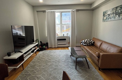 Yonkers Condo | Cozy 1-private room in a shared condo with AC and WiFi in Yonkers