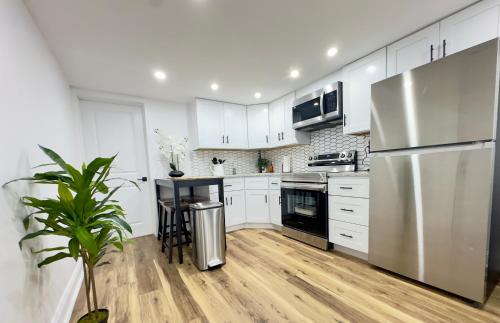 Foxcroft Square Apartment | Cozy 1BR in Philly and Rain Shower