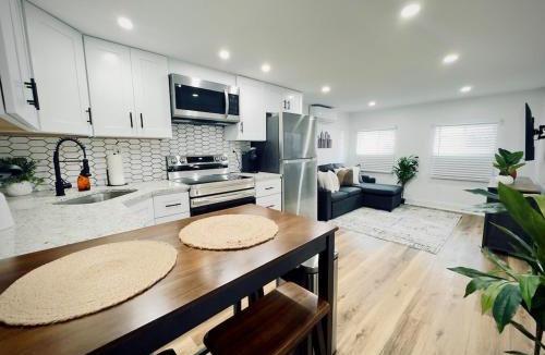 Foxcroft Square Apartment | Cozy 1BR in Philly and Rain Shower
