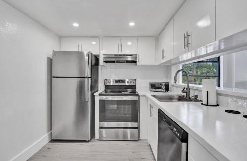 Golden Glades Apartment | Cozy 1BR Near Hard Rock Stadium - 223