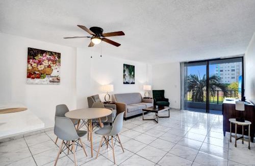 Golden Glades Apartment | Cozy 1BR Near Hard Rock Stadium - 214