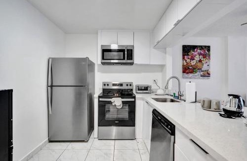 Golden Glades Apartment | Cozy 1BR Near Hard Rock Stadium - 214