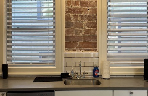Front Park Apartment | Cozy 1st Floor Downtown Apartment!