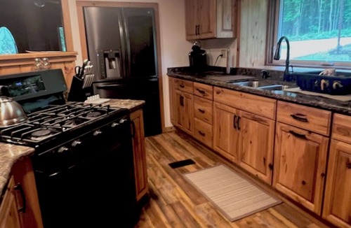 Broadalbin House | Cozy 2-bdrm house on Great Sacandaga Lake. Close to historic Saratoga Racetrack.