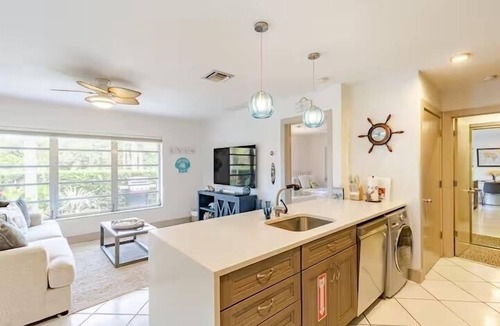 Lauderdale-by-the-Sea House | Cozy 2-bedroom home just a 5-minute walk to the beach in Lauderdale-by-the-Sea.