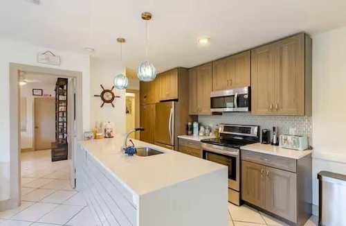 Lauderdale-by-the-Sea House | Cozy 2-bedroom home just a 5-minute walk to the beach in Lauderdale-by-the-Sea.