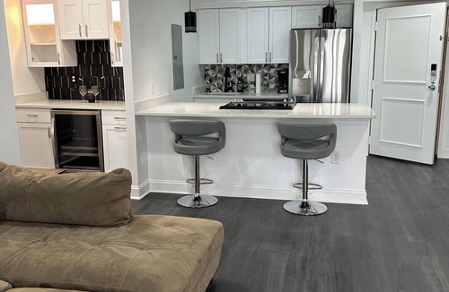 Northeast Virginia Beach Condo | Cozy 2-bedroom condo in quaint Virginia Beach with AC and gym