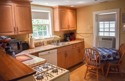 Northwest Harwich House | Cozy 2-Bedroom Cottage – Walk to Pleasant Road Beach!