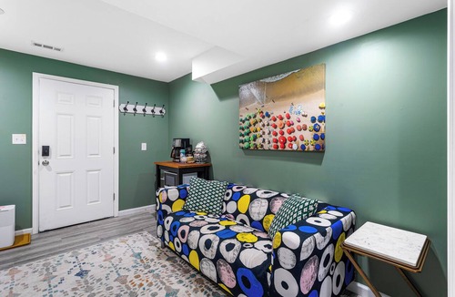 Montclair House | Cozy 2-bedroom house in peaceful Woodbridge with AC
