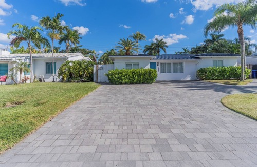 Poinsettia Heights House | Cozy 2 Bedroom Bungalow with Pool, Fenced Yard in Stylish Wilton Manors