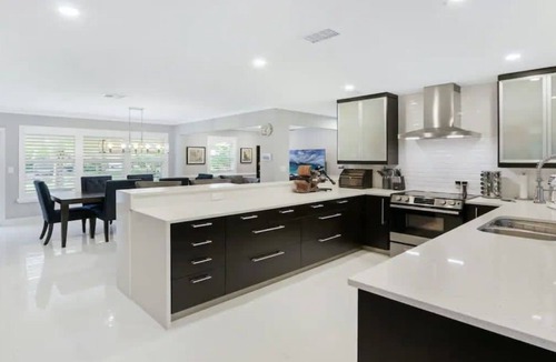 Wilton Manors House | Cozy 2BR Home-Wilton Manors-Heated Pool-KING Bed