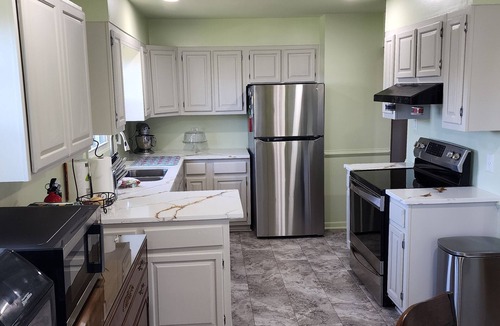Belmont House | Cozy 2BR Retreat Steps to Restaurants & Fun