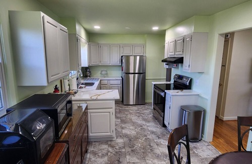 Belmont House | Cozy 2BR Retreat Steps to Restaurants & Fun
