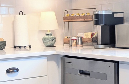 Mosby Cottage | Cozy 3 BdRm Cape Cottage in Green Park, RVA - 10 minutes 2 Downtown