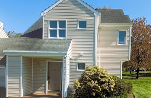 Ocean Pines Condo | Cozy 3-bedroom condo with WiFi, fitness room in fantastic Berlin