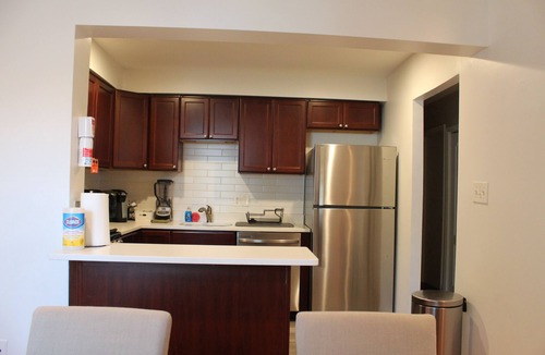 Nauck Apartment | Cozy 3 Bedroom/Great Location