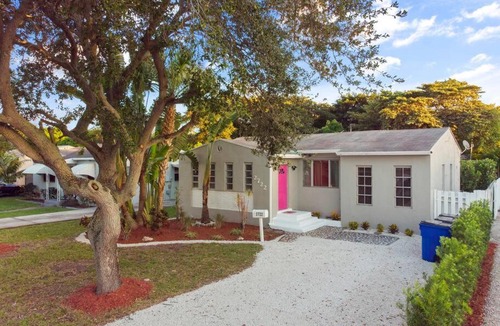 North Central Hollywood House | Cozy 3 bedroom home with pool and huge backyard