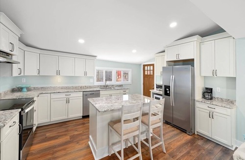 Milton House | Cozy 3-bedroom house in Historic Milton - Walk to Milton Theatre and Restaurants