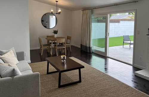 Warner Center House | Cozy 3 bedroom residential home in Woodland Hills!
