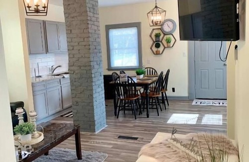 Niagara Falls House | Cozy 3BR 1BA Short drive to Niagara Falls