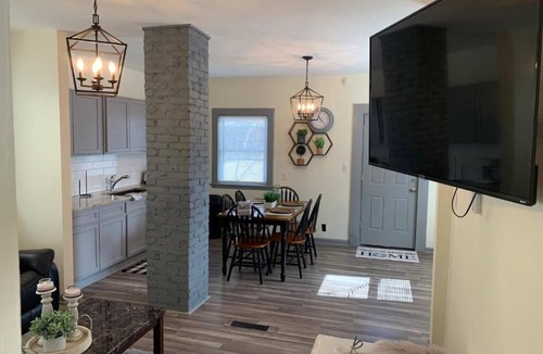 Niagara Falls House | Cozy 3BR 1BA Short drive to Niagara Falls