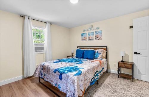 Marstons Mills House | Cozy 3BR Retreat with Fire Pit, Outdoor Shower & Family-Friendly Stay