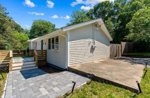 Marstons Mills House | Cozy 3BR Retreat with Fire Pit, Outdoor Shower & Family-Friendly Stay