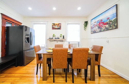 Worcester Apartment | Cozy 3BR Worcester Apt Pet-Friendly near Clark University & I-290 4/1