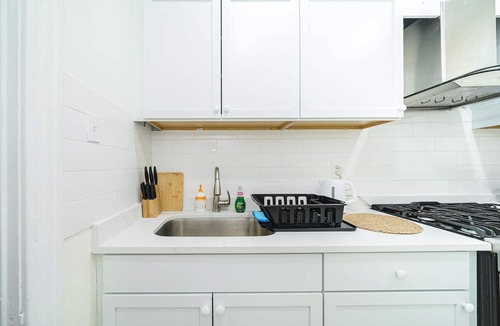 Worcester Apartment | Cozy 3BR Worcester Apt Pet-Friendly near Clark University & I-290 4/1