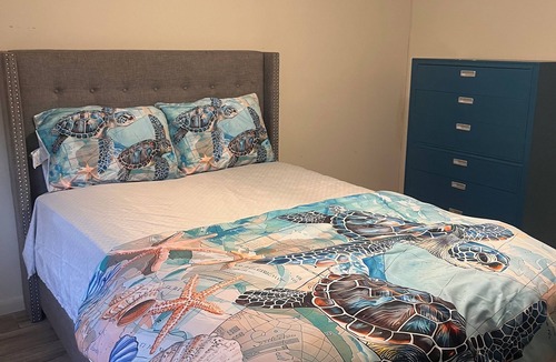 Inverrary Bed & Breakfast | Cozy 4-bedroom bed & breakfast in tranquil Lauderhill with AC
