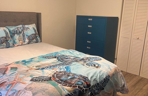 Inverrary Bed & Breakfast | Cozy 4-bedroom bed & breakfast in tranquil Lauderhill with AC