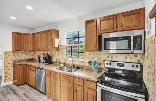 Hollywood House | Cozy 4-bedroom house with pool in Hollywood