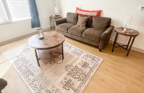 Church Hill Apartment | Cozy and Spacious Getaway in Shockoe Bottom,Mins to VCU