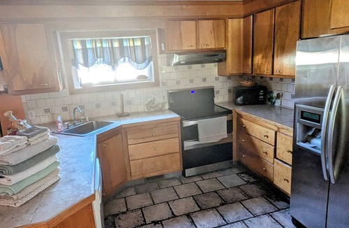 Villas Cottage | Cozy,beach 100 steps away, PETS OKAY, minimum stay 3nts