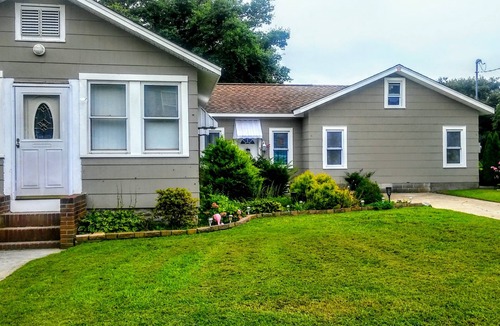 Villas Cottage | Cozy,beach 100 steps away, PETS OKAY, minimum stay 3nts