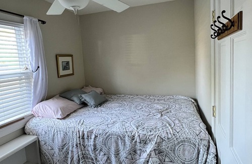 Earlville Cottage | Cozy, bright house, huge sunroom, screened porch, outside deck/shower, fireplace