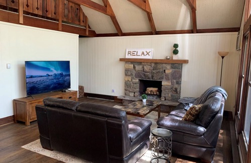 Gouldsboro House | Cozy Cabin - Big Bass Lake