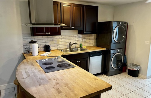 Margate House | Cozy Calm Home Away from Home! Private POOL AND BBQ!