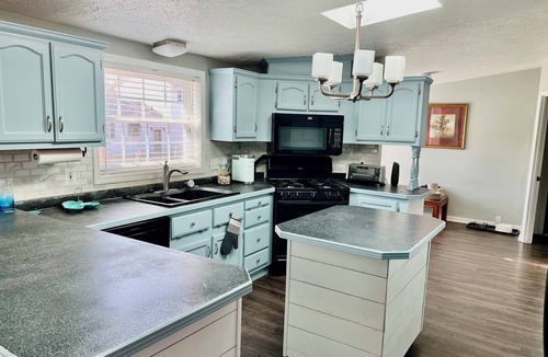 Chippewa Lake House | Cozy Chippewa Lake Ranch just steps from the lake! Kayaks and SUPs Private beach