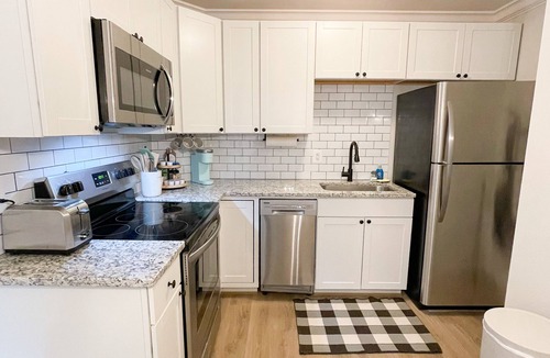 Leonardtown Apartment | Cozy clean apartment in the heart of Leonardtown!