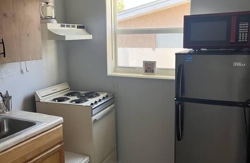 Miami Gardens House | Cozy & comfortable Guest house Near Hard Rock Stadium