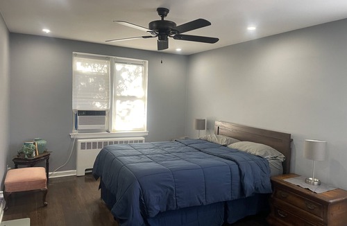 Getty Square Condo | Cozy condo 2 blocks to train that goes Manhattan New York City