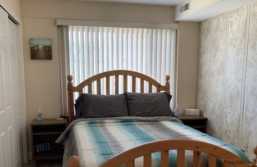 South End Condo | COZY CORNER CONDO, PRIME LOCATION, POOL, RESERVED PARKING,