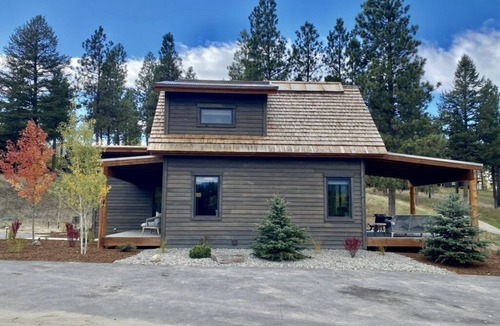 Eureka Cabin | Cozy Cottage at The Wilderness Club