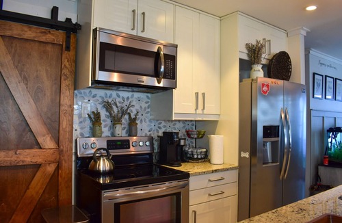 North Beach House | Cozy Cottage By The Beach-Pet Friendly