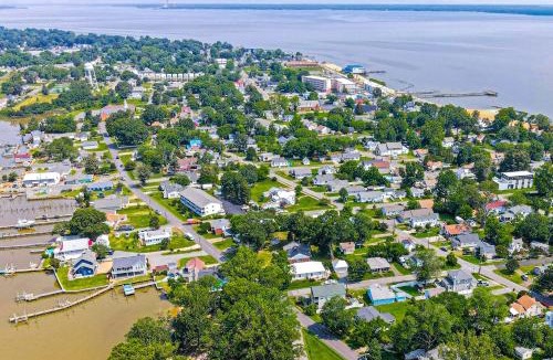 Colonial Beach House | Cozy Cottage Just 2 Blocks From the River!