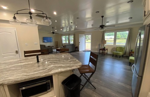 Painter House | Cozy Country Home in the Heart of the Eastern Shore